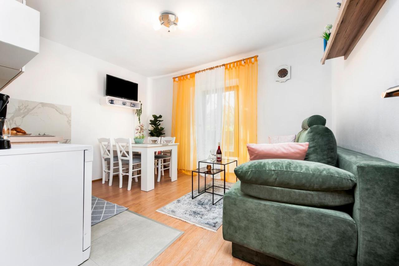 Apartment Roze Ровинь Экстерьер фото